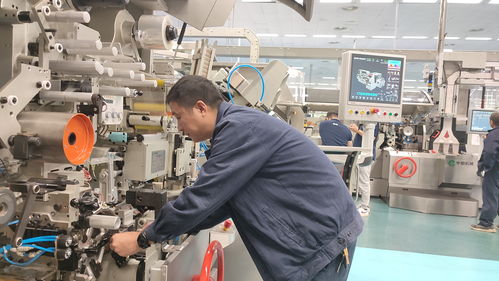 湖南中煙零陵卷煙廠引進(jìn)第二臺(tái)國(guó)產(chǎn)中速卷接包機(jī)組，譜寫智能制造新篇章